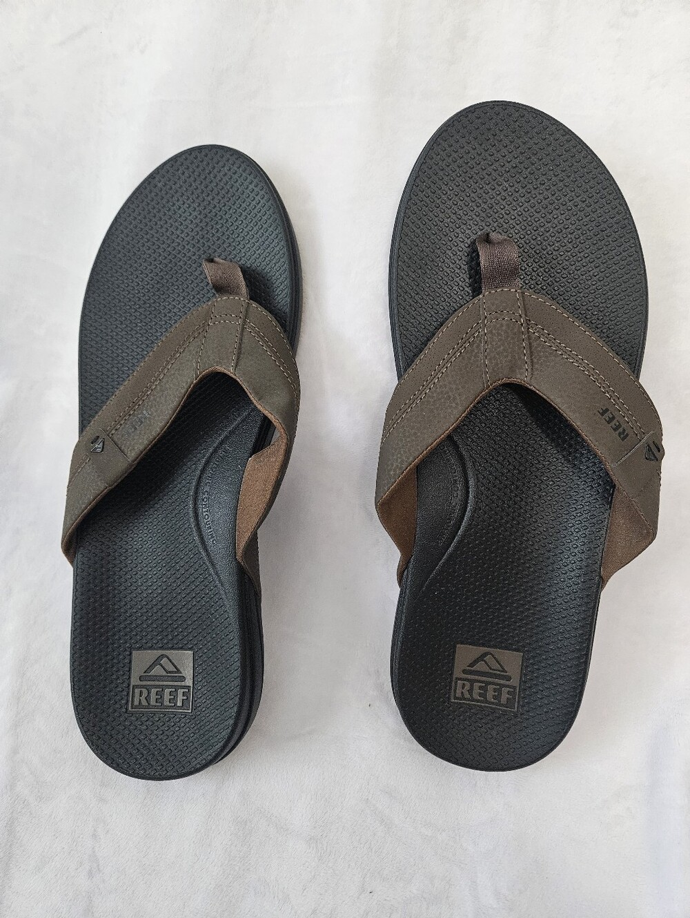 Reef Men’s Brown and Black Thong Sandals